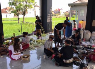 Semarakkan Saraswati, Rumah Kebangsaan Satyam Evam Jayate Gelar Ngelawar dan Lomba Penjor-Gebogan
