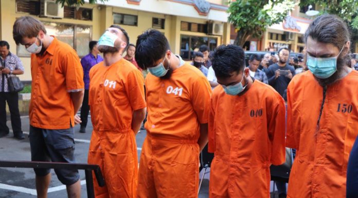 Polda Bali Ungkap Kasus WNA Edarkan Narkoba Senilai 900 Juta