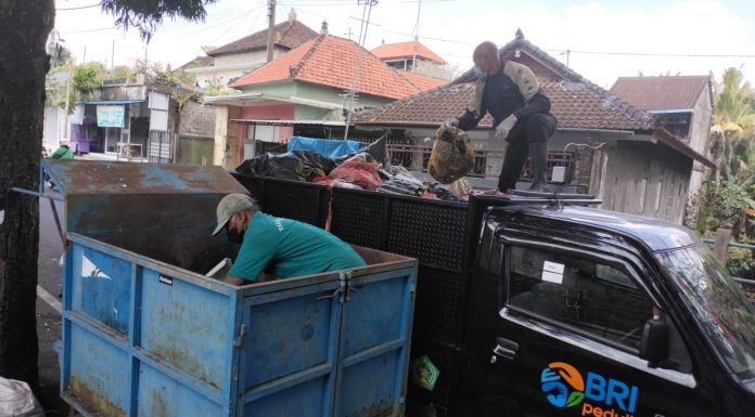 BRI Peduli Jadikan Desa Dauh Peken Sebagai Percontohan Pengelolaan Sampah Pilah