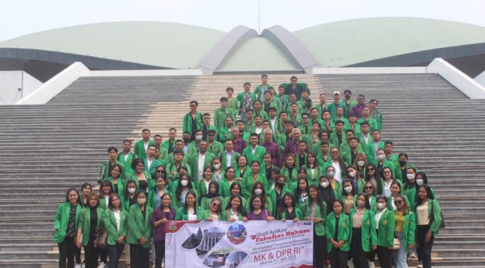 Geruduk Gedung DPR RI, Apa yang dilakukan Mahasiswa FH Unmas Denpasar?