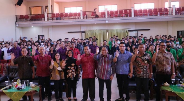 Kuliah Umum Kebangsaan, Rektor Unmas Denpasar: Kaum Millenial harus Bangga menjadi Warga Negara Indonesia