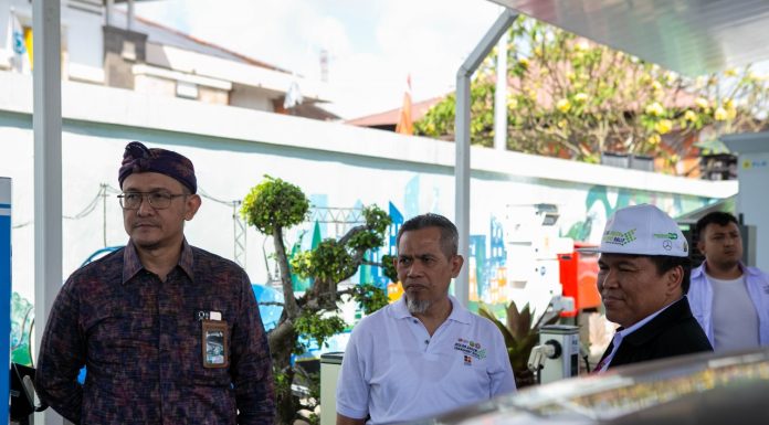 Konvoi Kendaraan Ramah Lingkungan di Bali, Kementerian ESDM Sempatkan Tengok SPKLU PLN