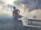 Cegah Sebaran Penyakit Demam Berdarah, Relawan Bongan Lakukan Fogging di Wilayah Banjar Adat Bongan Jawa