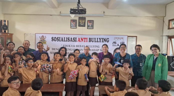 Sosialisasi Anti Bullying, Dua Dosen Fakultas Hukum Unmas Denpasar Sasar SD Saraswati 4 Denpasar