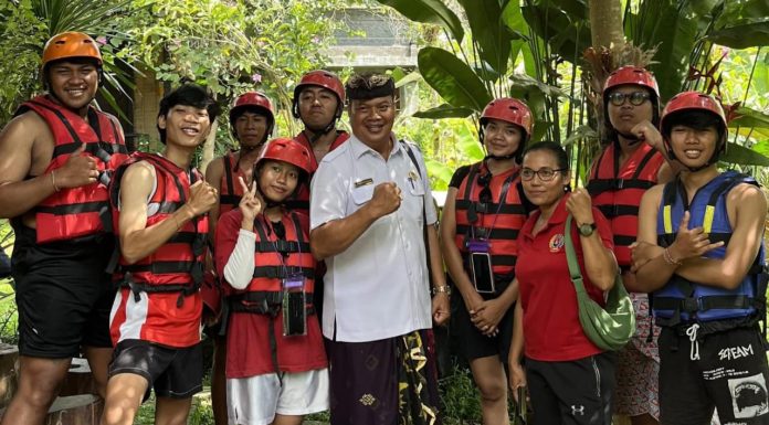 Kembangkan Objek Wisata Air Asasuka Tubing 92 dan Kerajinan Perak, Ini yang Dilakukan Mahasiswa Universitas Mahasaraswati Denpasar