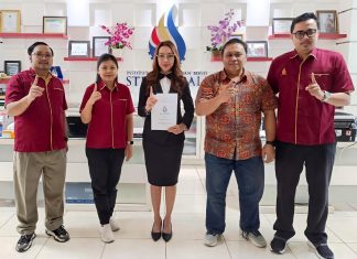 Angkatan Pertama Magister Komputer ITB STIKOM Bali Lulus dalam 1,5 Tahun