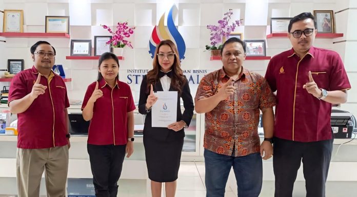 Angkatan Pertama Magister Komputer ITB STIKOM Bali Lulus dalam 1,5 Tahun