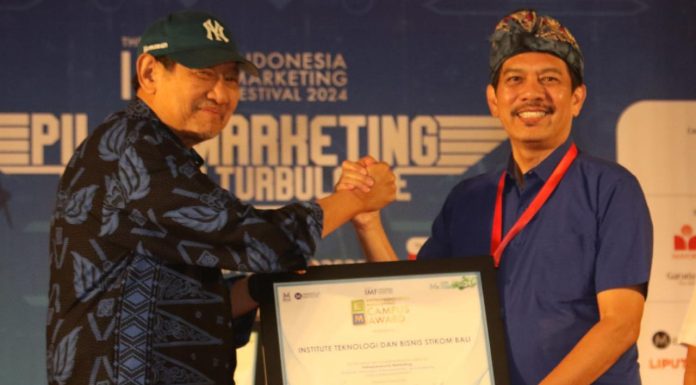 ITB STIKOM Bali Raih Penghargaan MarkPlus Institute