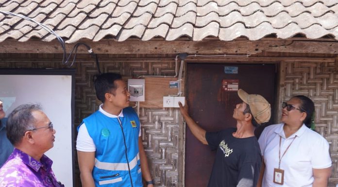 Sambut Hari Listrik Nasional ke-79, Donasi Pegawai PLN Sukses Sambung Listrik Gratis Bagi Puluhan Pelanggan Tersebar di Bali