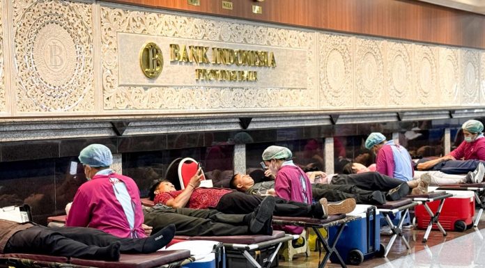 Peduli Sosial dan Pemberdayaan Ekonomi, BI Bali Sinergi dengan PMI gelar Donor Darah