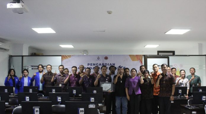 Pelatihan Penulisan Berita Online, Dilaksanakan oleh Tim Pengabdian ITB STIKOM Bali