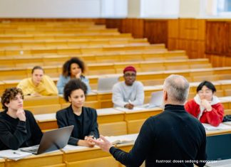 MK RI Putuskan Dosen PNS Bisa Jadi Advokat, Ini Syaratnya