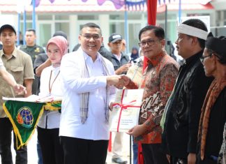 Serahkan 1.641 Sertipikat Redistribusi Tanah di Kabupaten Majalengka, Wamen Ossy: Komitmen Negara Wujudkan Keadilan dan Kesejahteraan Rakyat