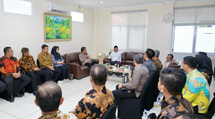 Berikan Pengarahan di Kantor Pertanahan Kota Balikpapan, Menteri Nusron Minta Jajarannya Inventarisasi Tanah Terindikasi Telantar