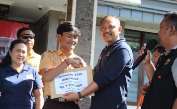 Gandeng Gatriwara, Ormas dan PYP, Kesbangpol Bali Salurkan Bantuan bagi Veteran dan Keluarga Kurang Mampu