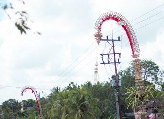 Jarak Aman Pasang Penjor dari Jaringan Listrik