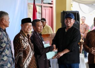 Serahkan 811 Sertipikat Konsolidasi Tanah di Parangtritis, Menteri ATR/Kepala BPN: Manfaatkan, Gunakan Sebaik-baiknya