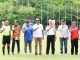 Hari Pertama AV Bali Group Grassroots Festival 2025 Kelompok Usia 8 dan 11 Tahun Camat Kuta Selatan (tengah pakai kaca mata hitam) didampingi Anggota DPRD Badung Tomy Martana dan tamu undangan lainnya, Jumat (9/5)
