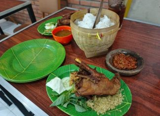 Sensasi Ayam Kremes Kuah Kuning di Warung Cak Iwan Renon: Cita Rasa Otentik, Suasana Hangat, dan Cocok untuk Segala Kesempatan