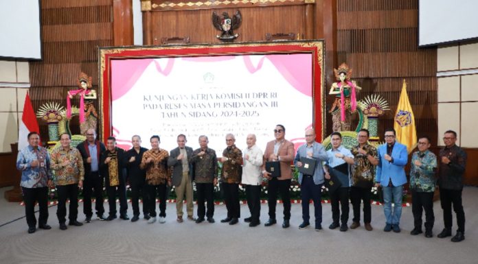Kunjungan Kerja Komisi II DPR-RI ke Bali, Kepala Kantor Wilayah BPN Provinsi Bali Paparkan Capaian Reforma Agraria dan Tata Ruang