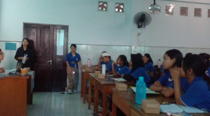 Tim PKM Prodi Biologi Unmas Denpasar Edukasi Konservasi Tumbuhan di SMKs Bali Medika Denpasar