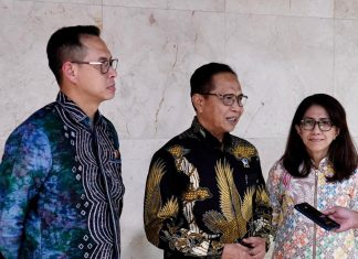 Rapat Bersama Badan Anggaran DPR RI, Sekjen Kementerian ATR/BPN Optimis Ada Kenaikan PNBP pada 2026 Pudji Prasetijanto Hadi usai mengikuti rapat bersama Badan Anggaran DPR RI, dengan didampingi oleh Sekretaris Direktorat Jenderal Penetapan Hak dan Pendaftaran Tanah, Shamy Ardian, serta Kepala Biro Perencanaan dan Kerja Sama, Andi Tenri Abeng