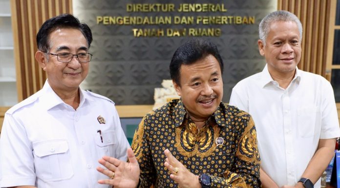 Ramai Isu Tanah Kosong Selama 2 Tahun Diambil Negara, Dirjen PPTR Sebut Kriteria Penetapan Objek Penertiban Tanah Telantar SHM Berbeda dengan SHGU dan SHGB Direktur Jenderal Pengendalian dan Penertiban Tanah dan Ruang (Dirjen PPTR) Kementerian Agraria dan Tata Ruang/Badan Pertanahan Nasional (ATR/BPN), Jonahar