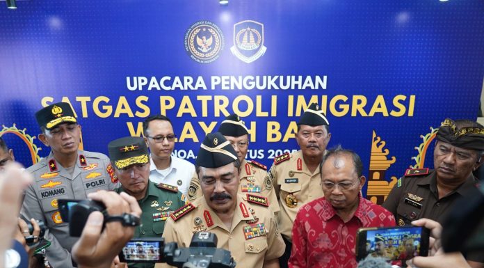 Pangdam IX/Udayana Hadiri Pengukuhan Satgas Patroli Imigrasi di Bali