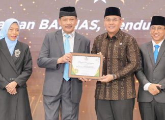Wamen Ossy Terima Penghargaan Baznas Award 2025