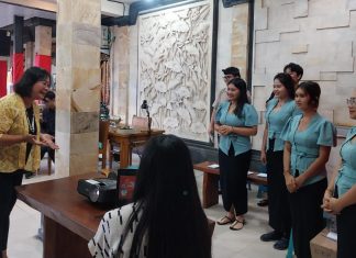 Universitas Mahasaraswati Denpasar Gelar Pelatihan Bahasa Jepang Khusus Istilah Teknis Kerajinan Perak di Yan-Yan Silver