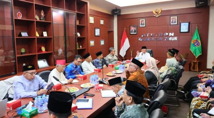 Dari Hati ke Hati, Menteri Nusron Bahas Sertipikasi Tanah Wakaf dan Rumah Ibadah di Kaltim