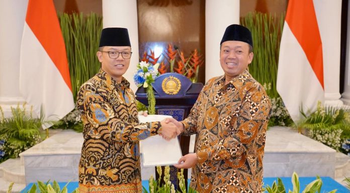 Serahkan Sertipikat Hak Pakai kepada Menteri Luar Negeri, Menteri Nusron: Langkah Amankan Aset Negara