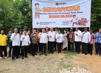 Realisasi Percepatan Sertipikasi Tanah Ulayat di Papua, Menteri Nusron Saksikan Pemasangan Patok Skouw Yambe