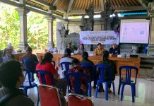 Tim Pengabdian Masyarakat Universitas Mahasaraswati Denpasar dan Universitas Triatma Mulya Berdayakan Petani Kakao di Desa Tukadaya