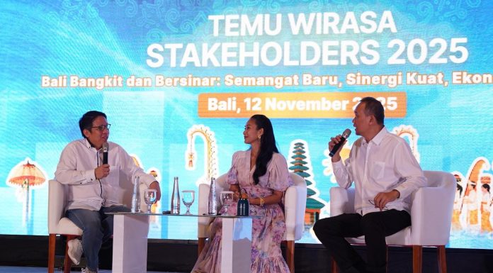 Ekonomi Bali Tumbuh 5,88%, BI Bali Rayakan Sinergi Lewat Temu Wirasa 2025 Para narasumber dalam Temu Wirasa Stakeholders 2025 pada 12 November 2025