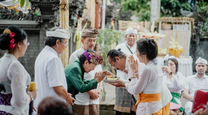 ITB Stikom Bali Support Total Mantan Wakil Rektor Didiksa Menjadi Sulinggih