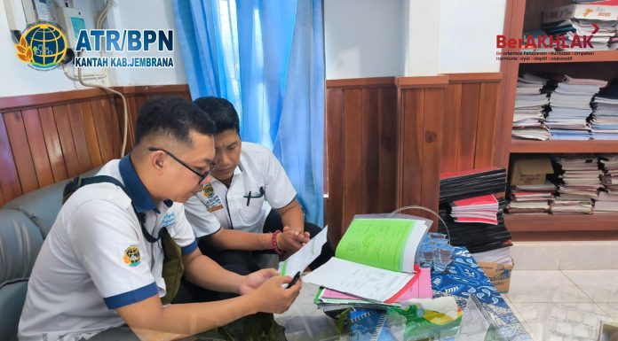 Penyerahan Sertipikat PTSL di Mendoyo, Wujud Nyata Kepastian Hukum bagi Masyarakat