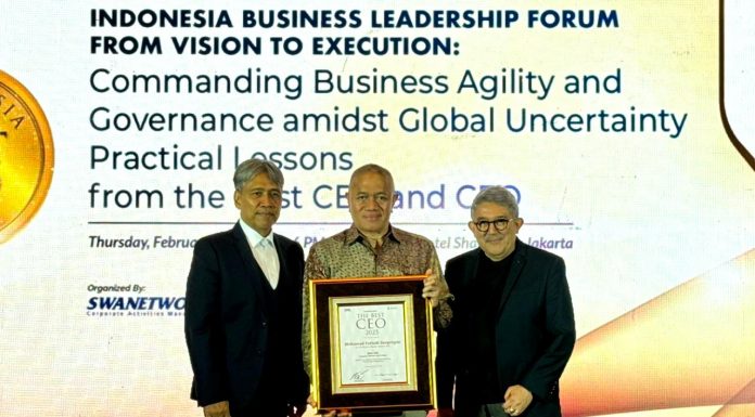 Mohamad Feriadi Soeprapto Raih Penghargaan Indonesia Best CEO 2025