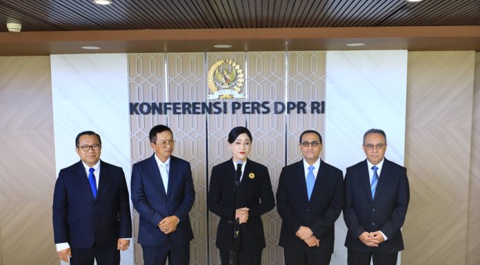DPR RI TETAPKAN LIMA CALON ANGGOTA DEWAN KOMISIONER OJK