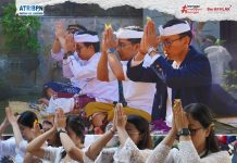 Persembahyangan Bersama Rahina Purnama Sasih Kedasa di Kantor ATR/BPN Jembrana