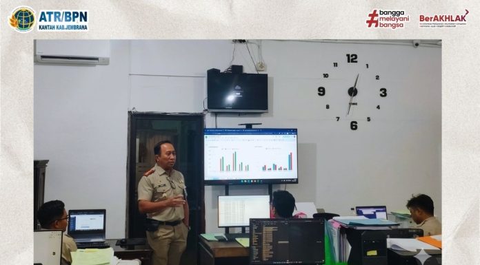 Kepala Kantor Pertanahan Kabupaten Jembrana Pimpin Rapat Pembinaan dan Evaluasi