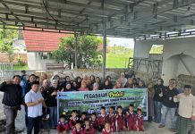 Pegadaian Praya Salurkan Bantuan Material Pembangunan Ruang Kelas dan Edukasi Investasi Emas