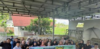 Pegadaian Praya Salurkan Bantuan Material Pembangunan Ruang Kelas dan Edukasi Investasi Emas