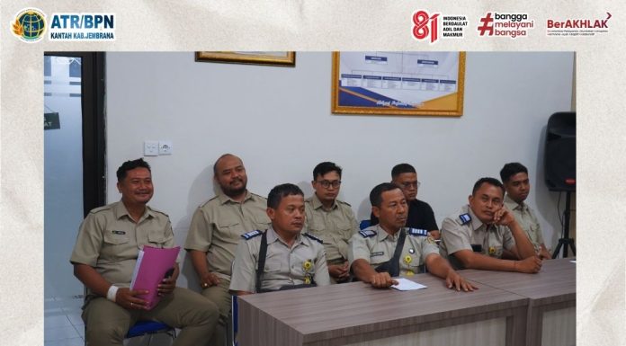 RAPAT MONITORING DAN EVALUASI SEKSI SURVEI DAN PEMETAAN KANTOR ATR/BPN KABUPATEN JEMBRANA